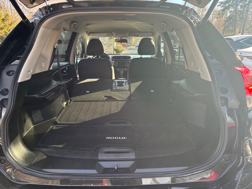 2018 Nissan Rogue Image 13