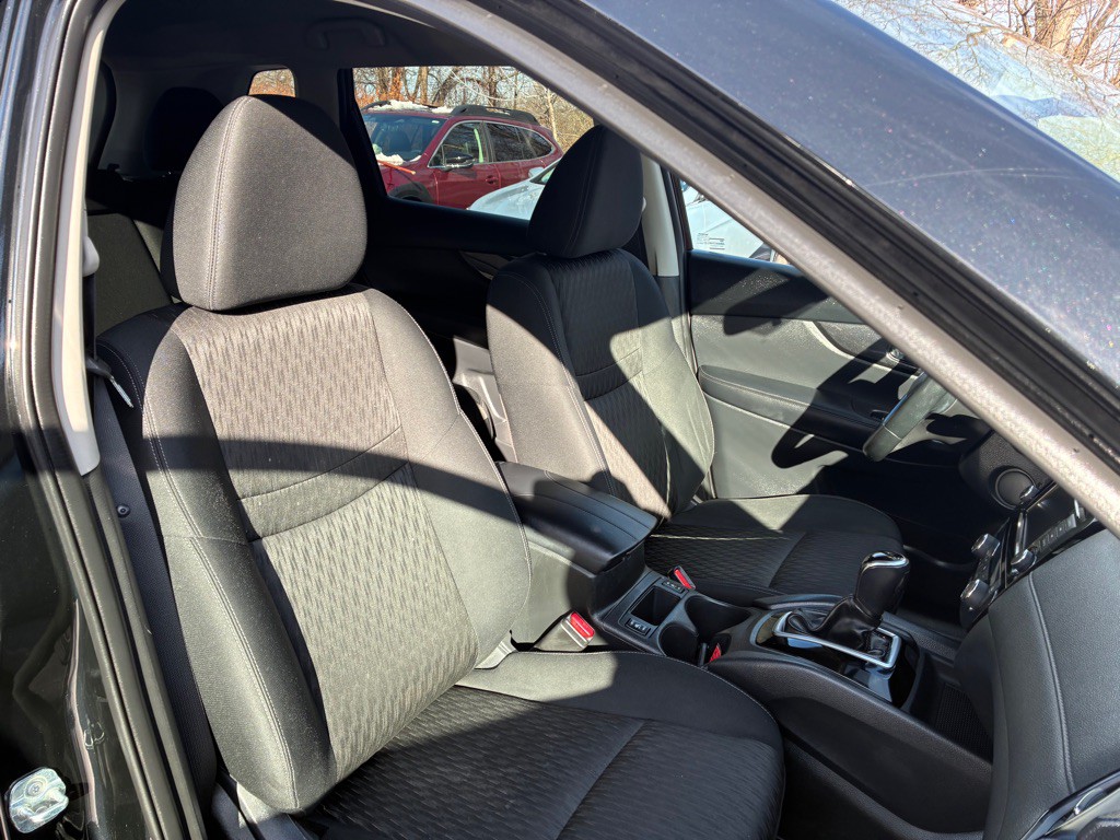 2018 Nissan Rogue Image 29