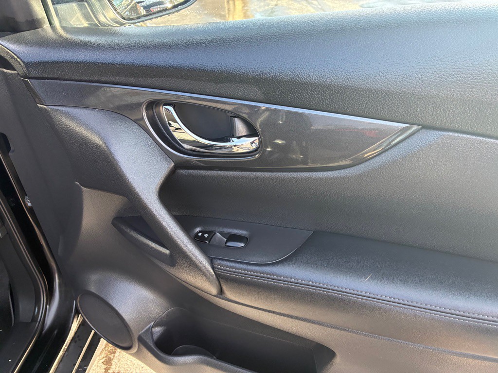 2018 Nissan Rogue Image 31