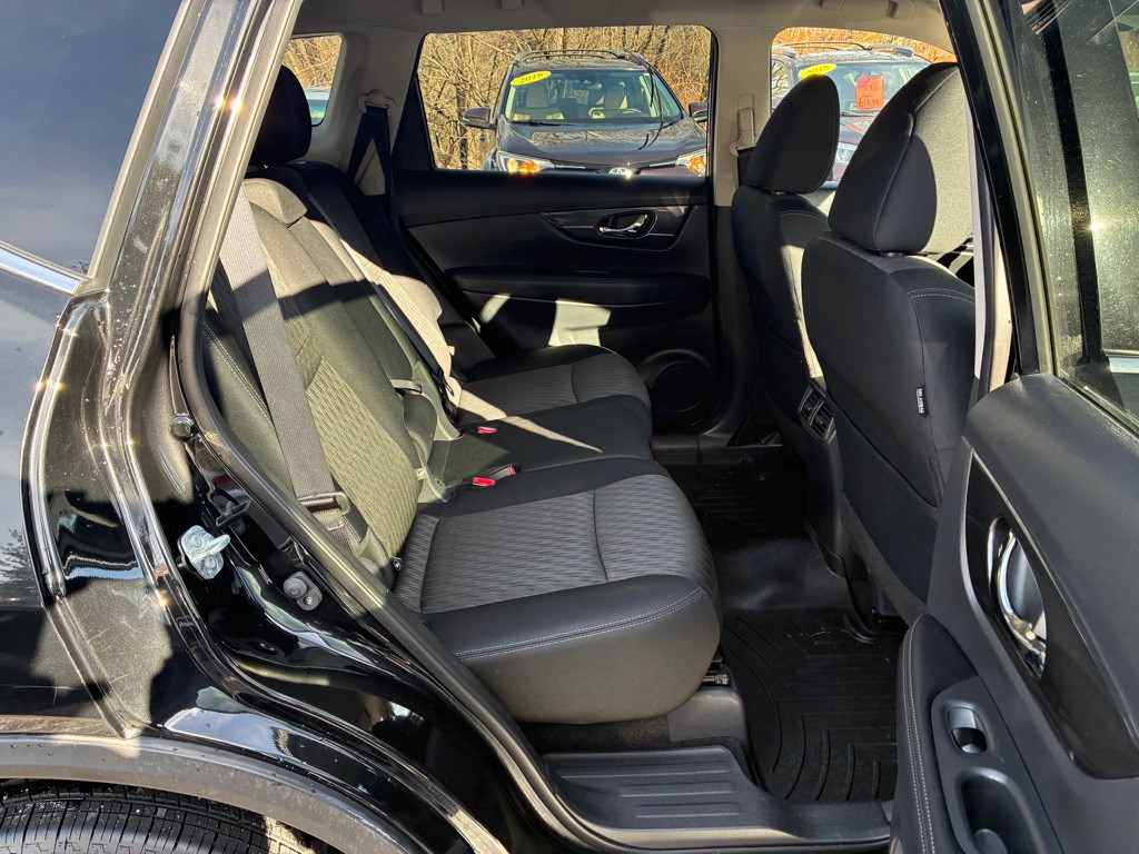 2018 Nissan Rogue Image 33