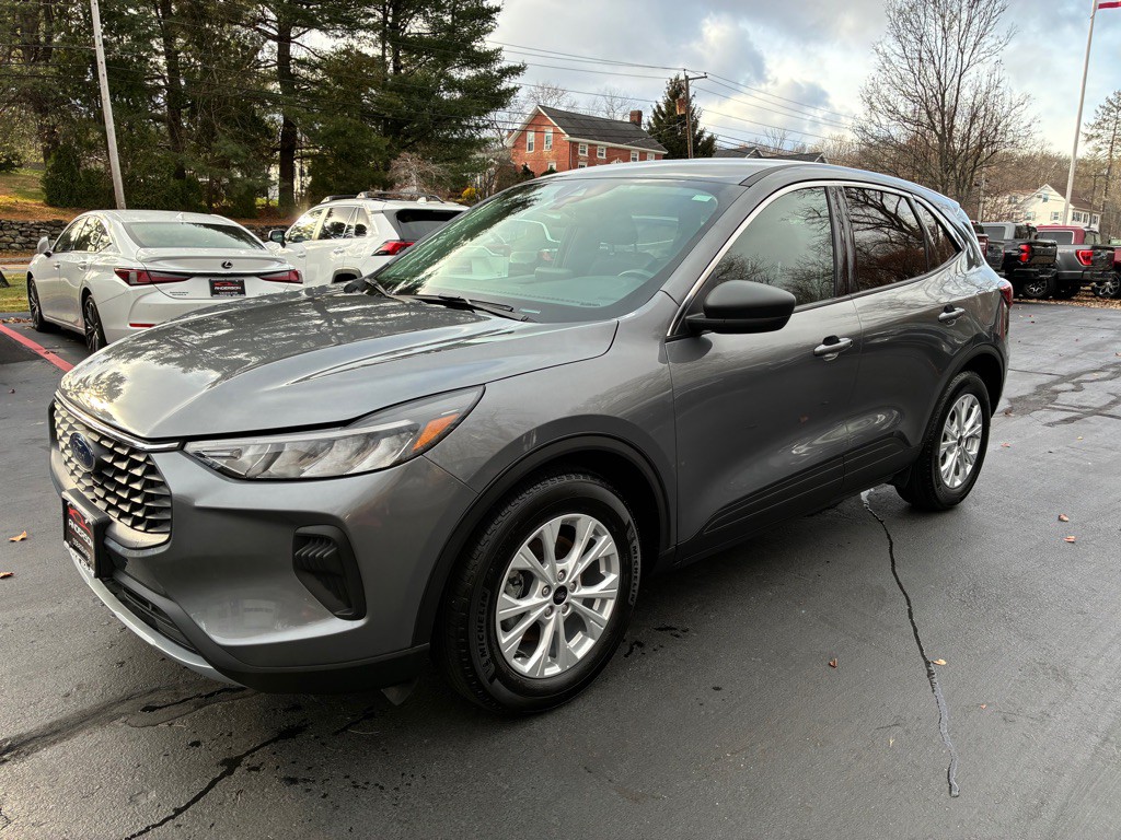 2024 Ford Escape Image 1