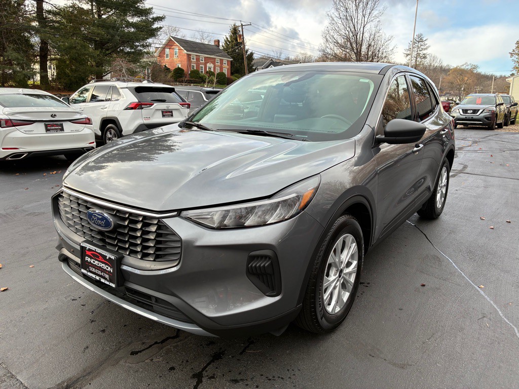 2024 Ford Escape Image 2