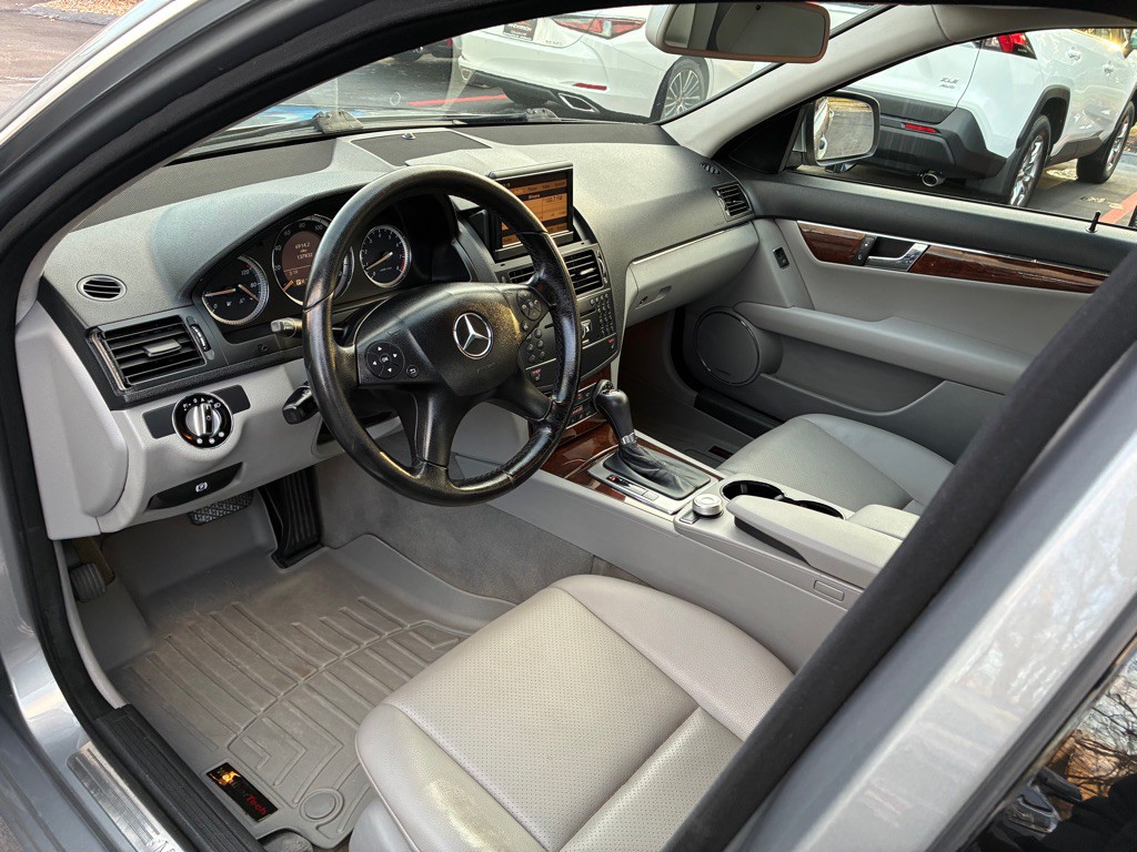 2008 Mercedes-Benz C-Class Image 11