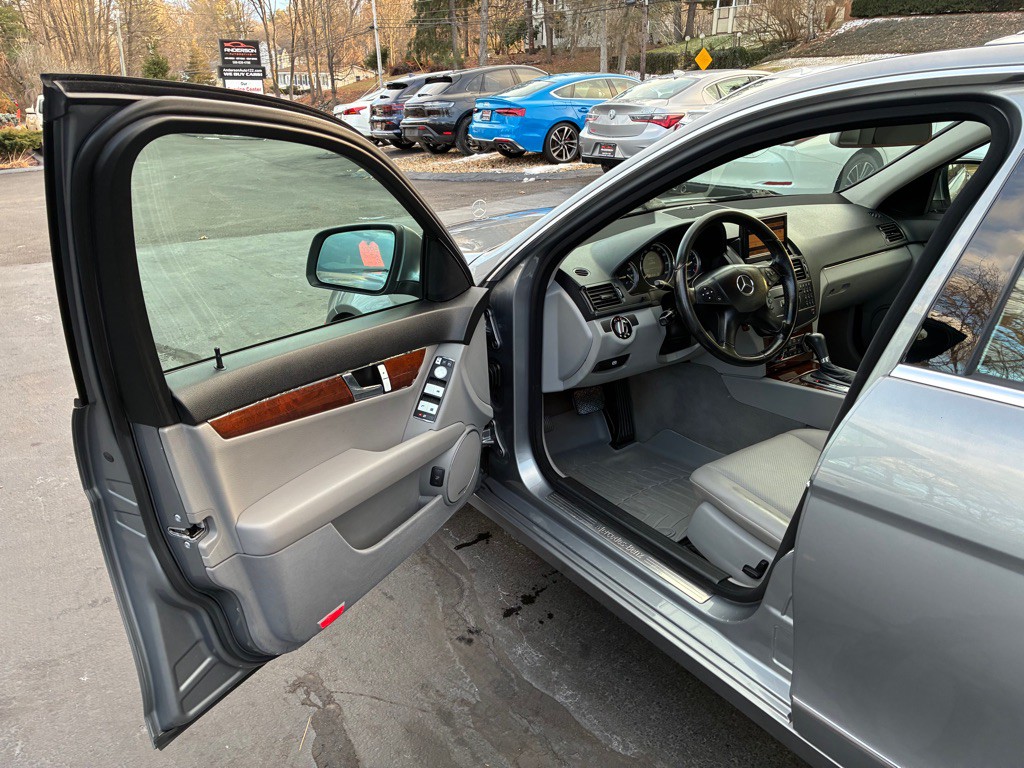 2008 Mercedes-Benz C-Class Image 16