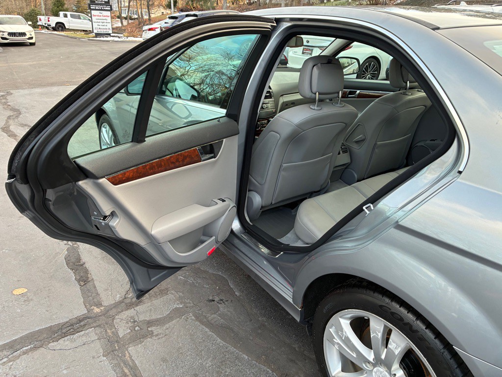 2008 Mercedes-Benz C-Class Image 17