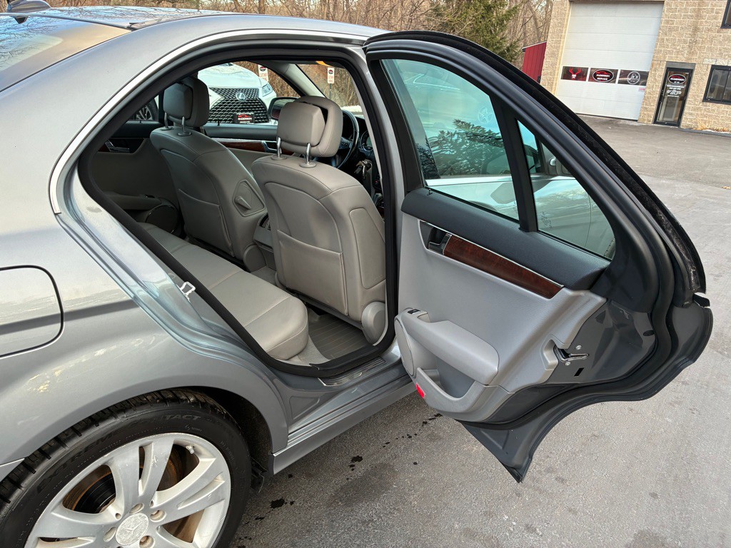 2008 Mercedes-Benz C-Class Image 19