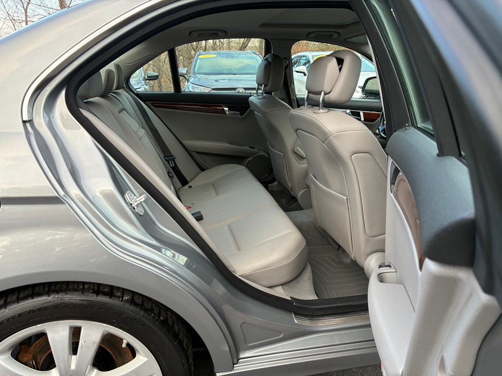 2008 Mercedes-Benz C-Class Image 22