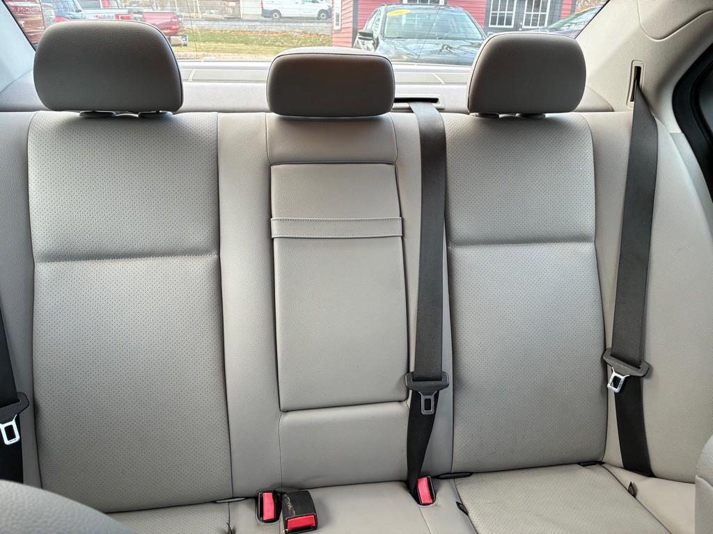2008 Mercedes-Benz C-Class Image 23