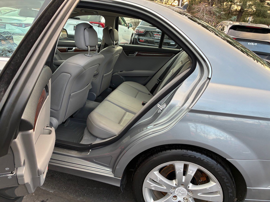 2008 Mercedes-Benz C-Class Image 24