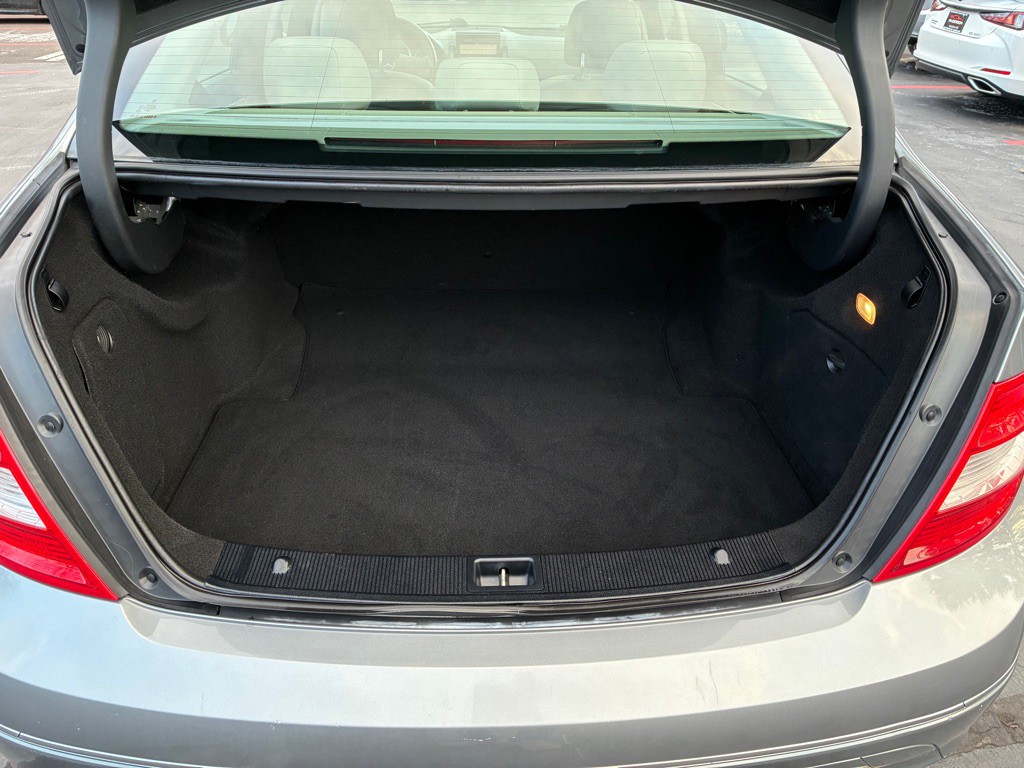 2008 Mercedes-Benz C-Class Image 33