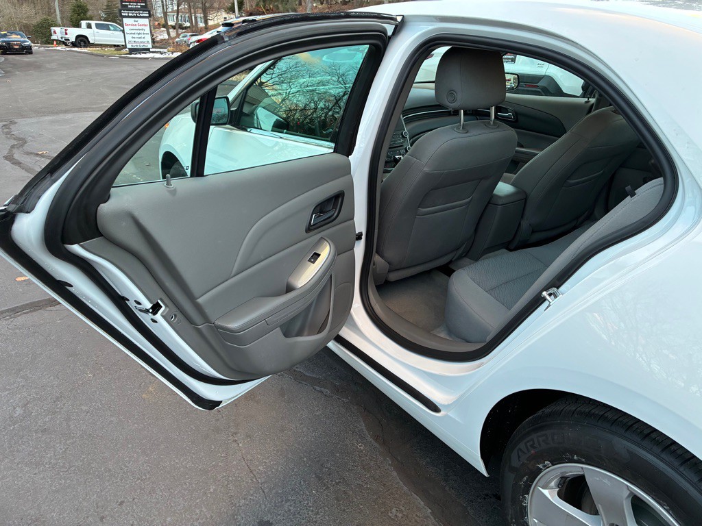 2016 Chevrolet Malibu Image 12