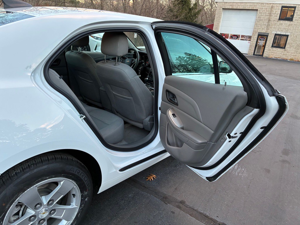 2016 Chevrolet Malibu Image 14