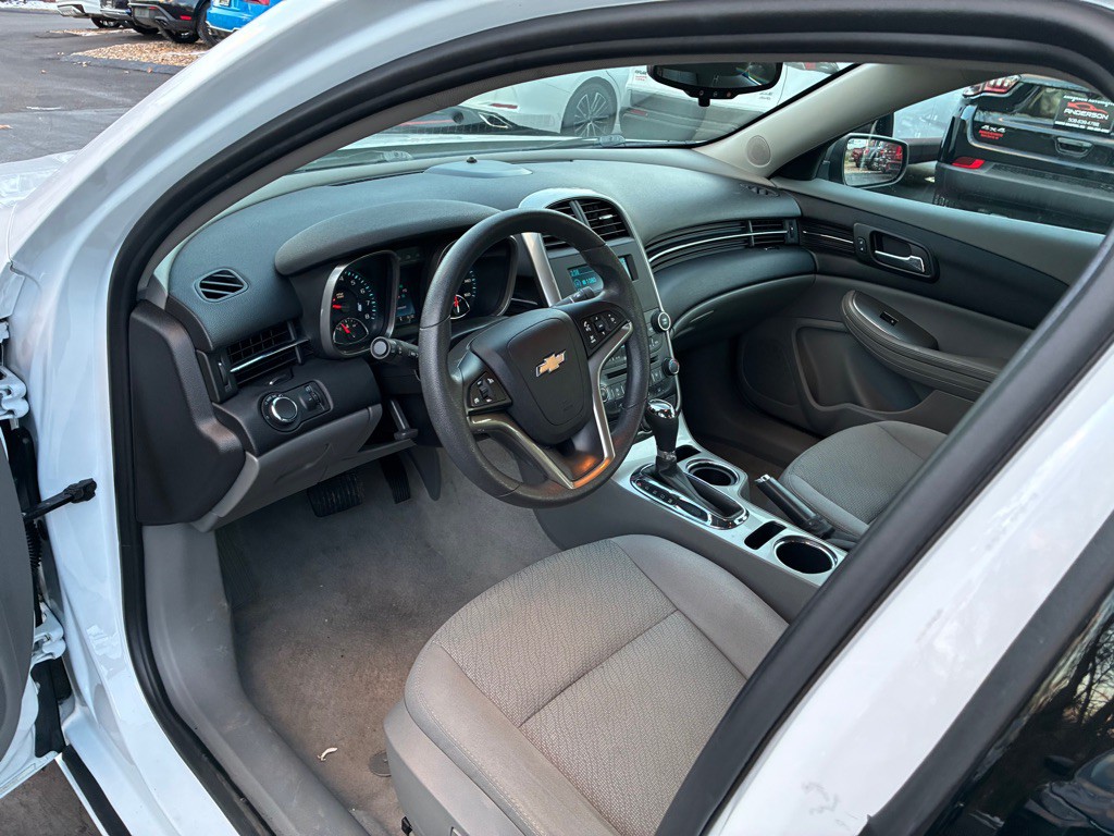 2016 Chevrolet Malibu Image 15