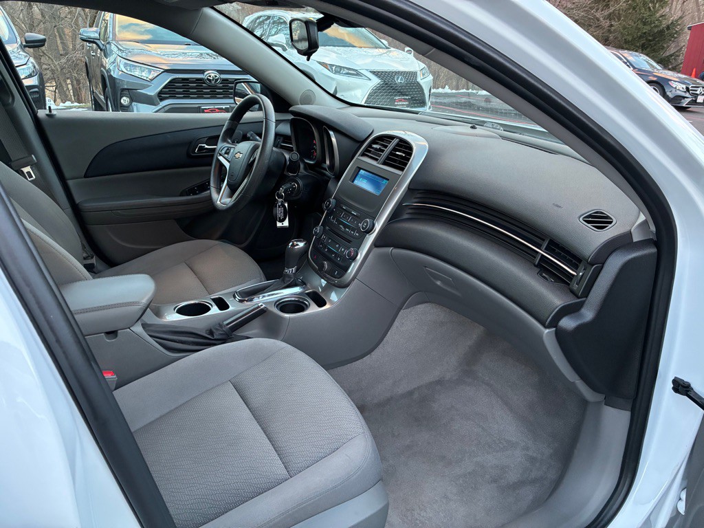 2016 Chevrolet Malibu Image 17