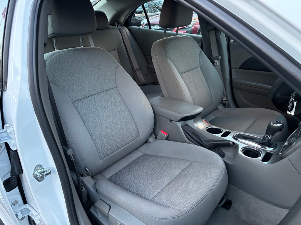 2016 Chevrolet Malibu Image 20