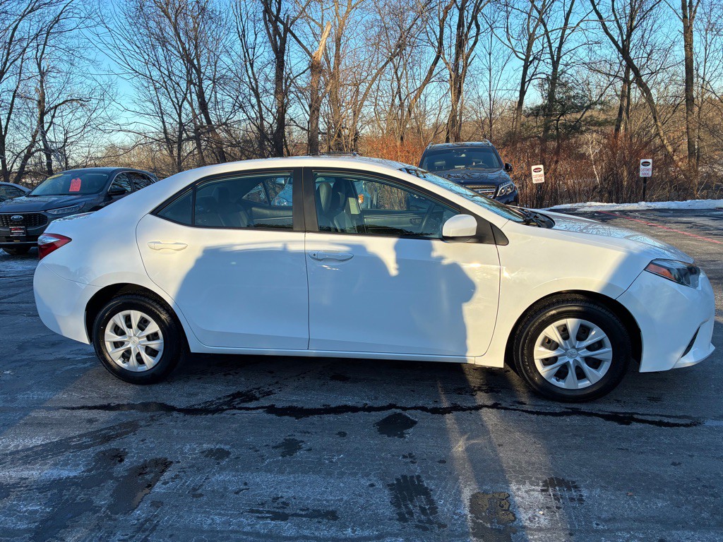 2016 Toyota Corolla Image 6