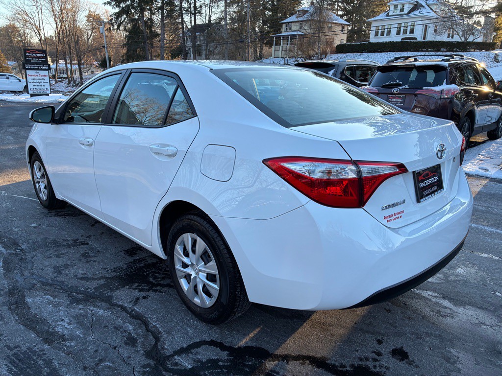 2016 Toyota Corolla Image 10