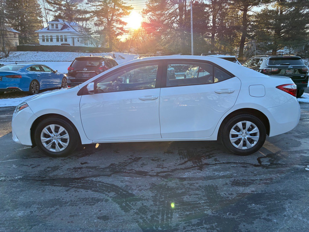 2016 Toyota Corolla Image 12