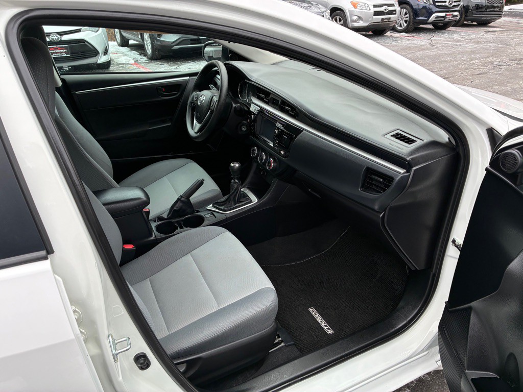 2016 Toyota Corolla Image 22