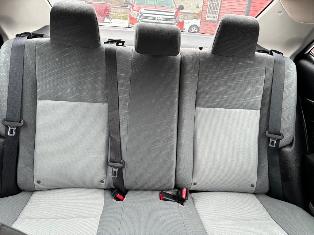 2016 Toyota Corolla Image 25