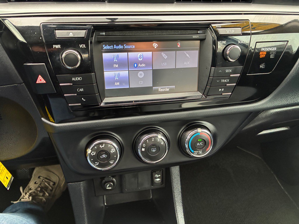 2016 Toyota Corolla Image 31