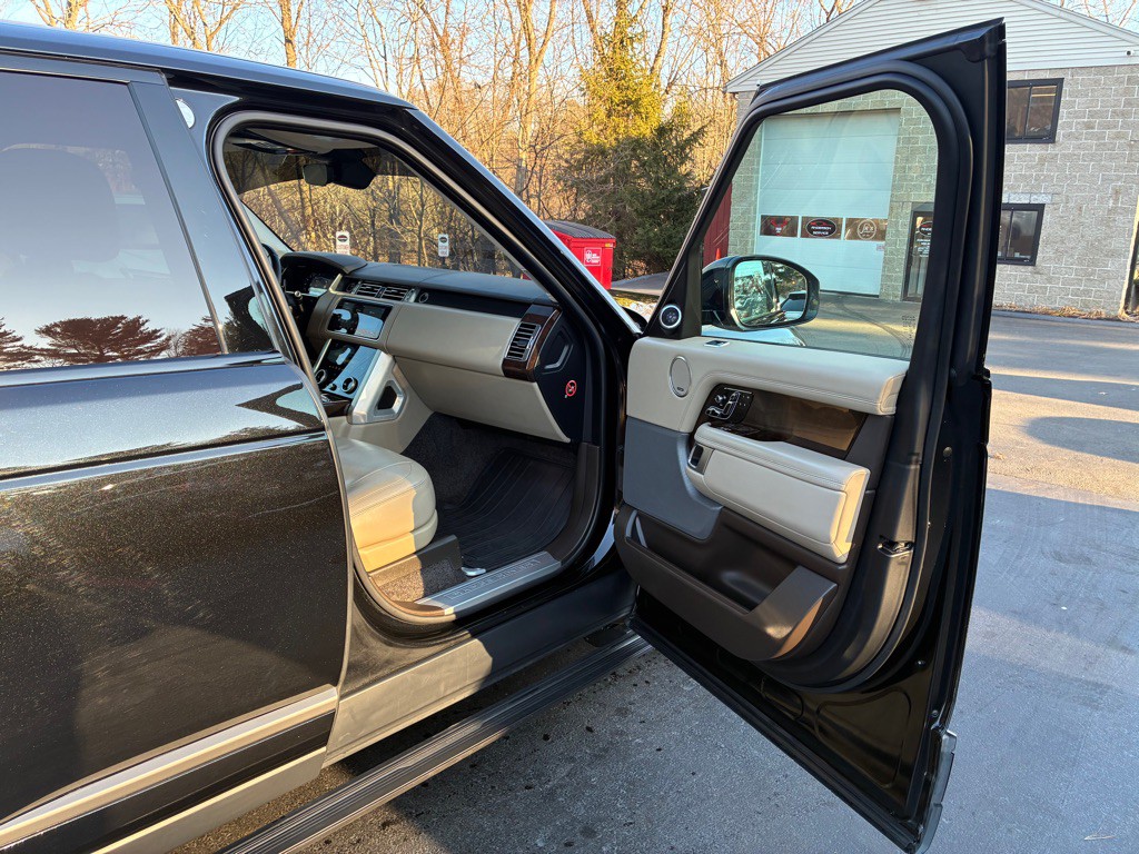 2019 Land Rover Range Rover Image 14