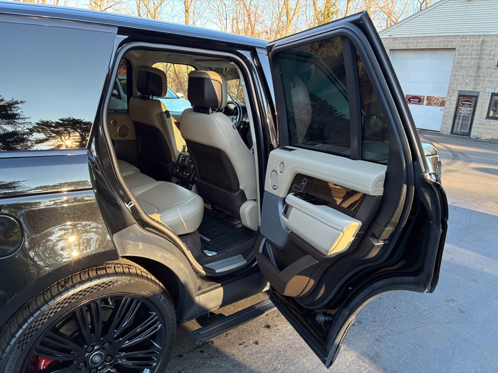 2019 Land Rover Range Rover Image 15