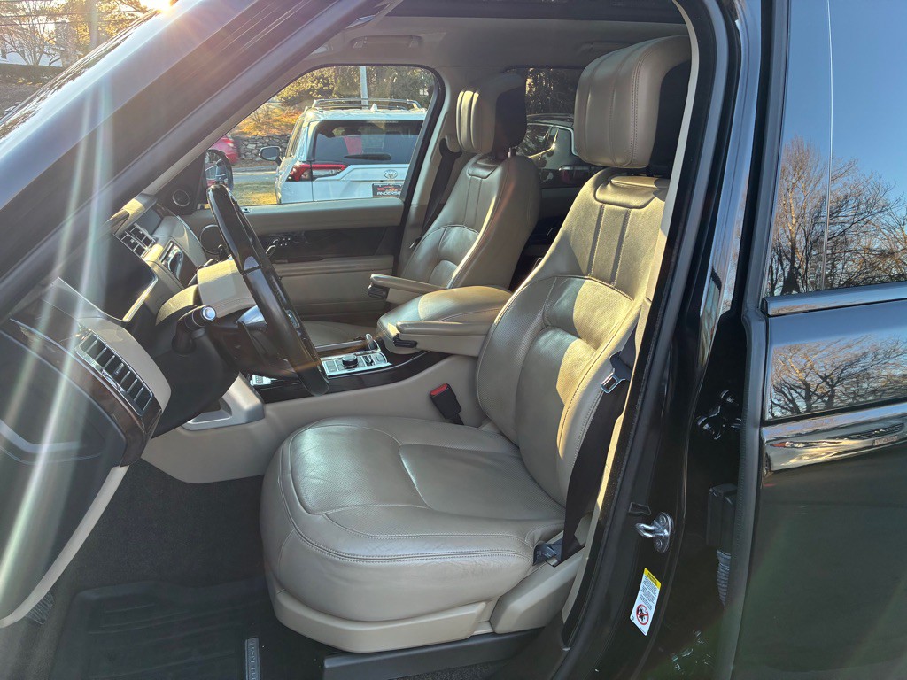 2019 Land Rover Range Rover Image 17