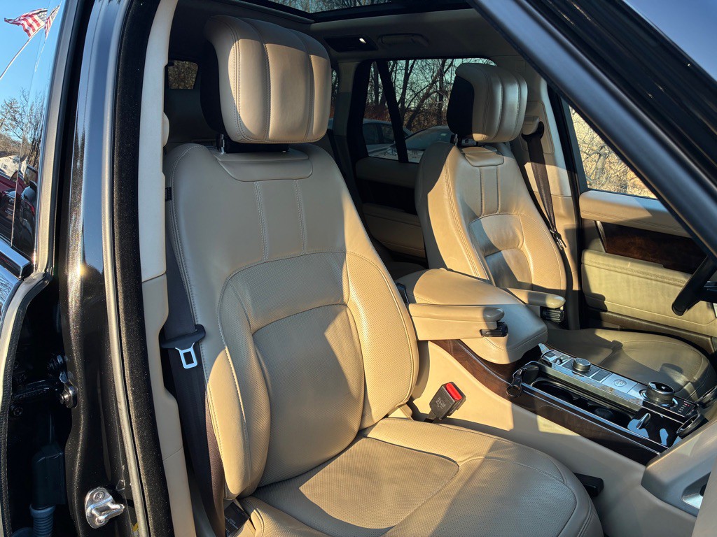 2019 Land Rover Range Rover Image 18