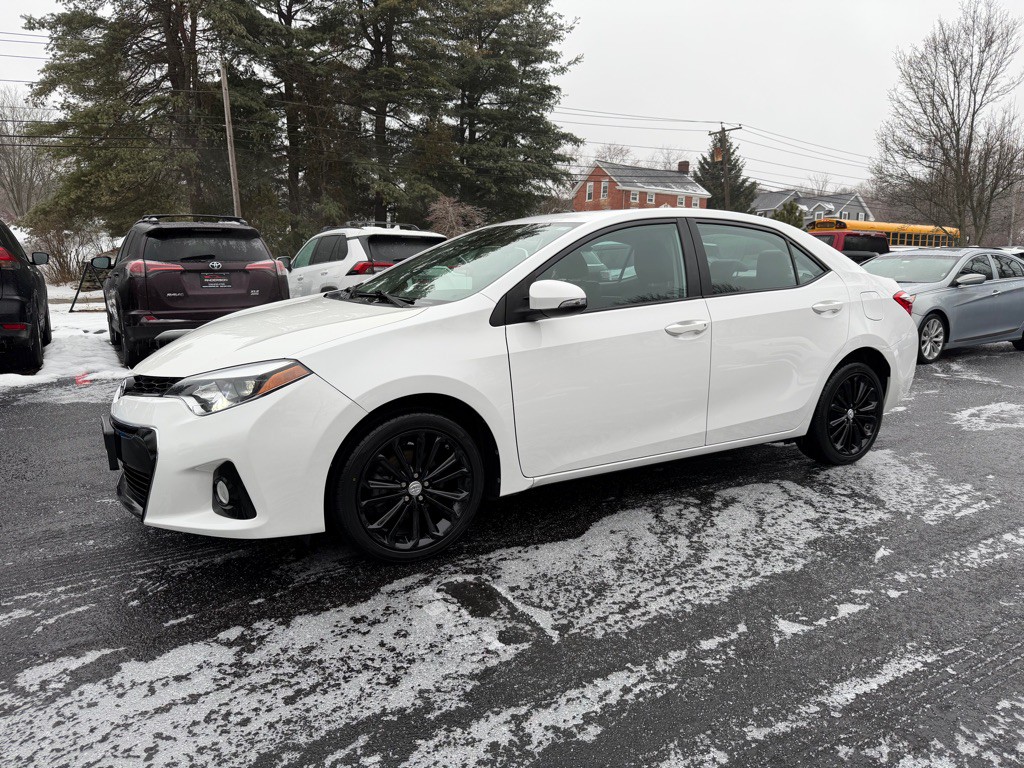 2016 Toyota Corolla Image 2