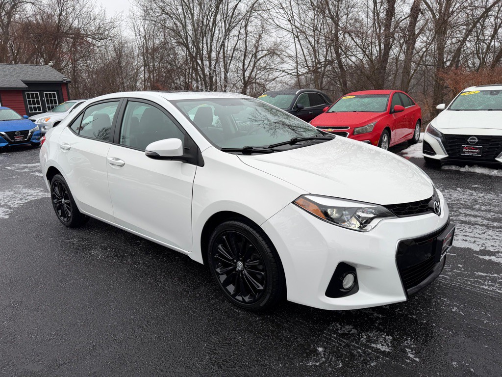 2016 Toyota Corolla Image 8