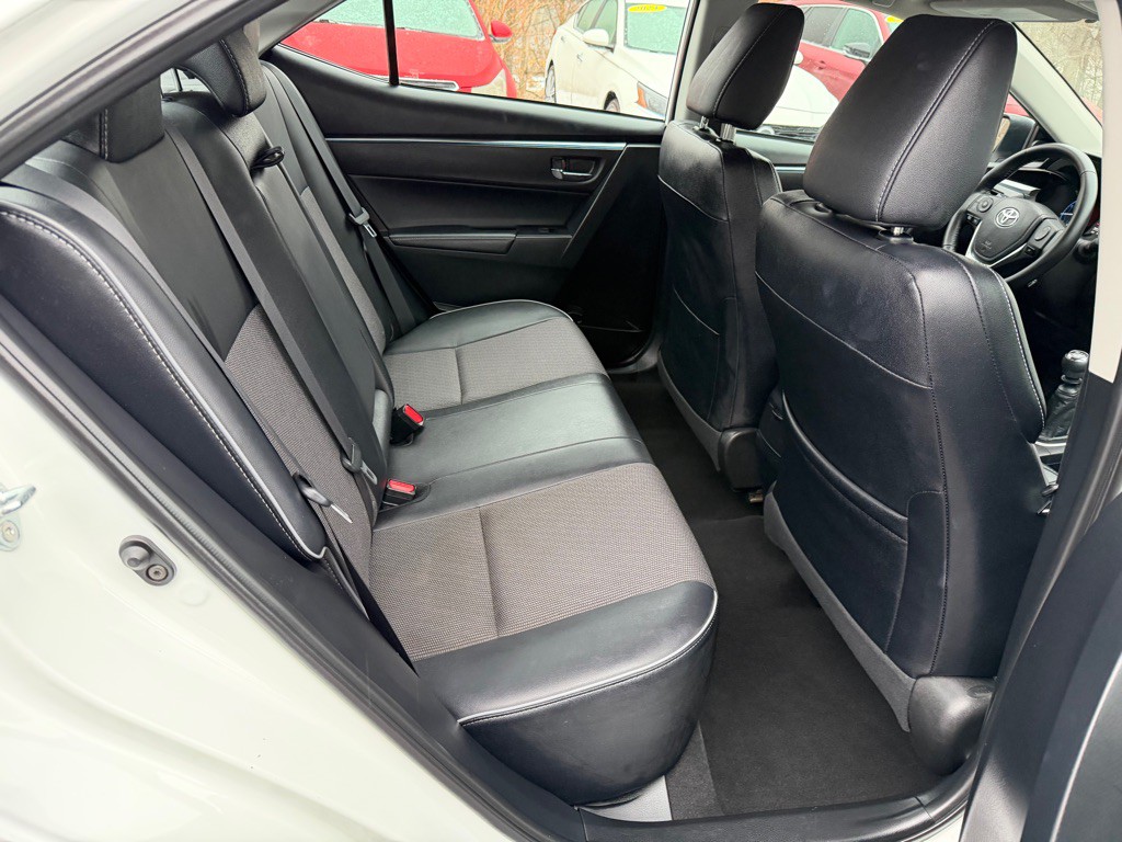 2016 Toyota Corolla Image 12