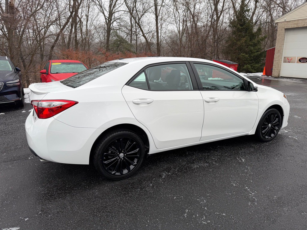 2016 Toyota Corolla Image 14