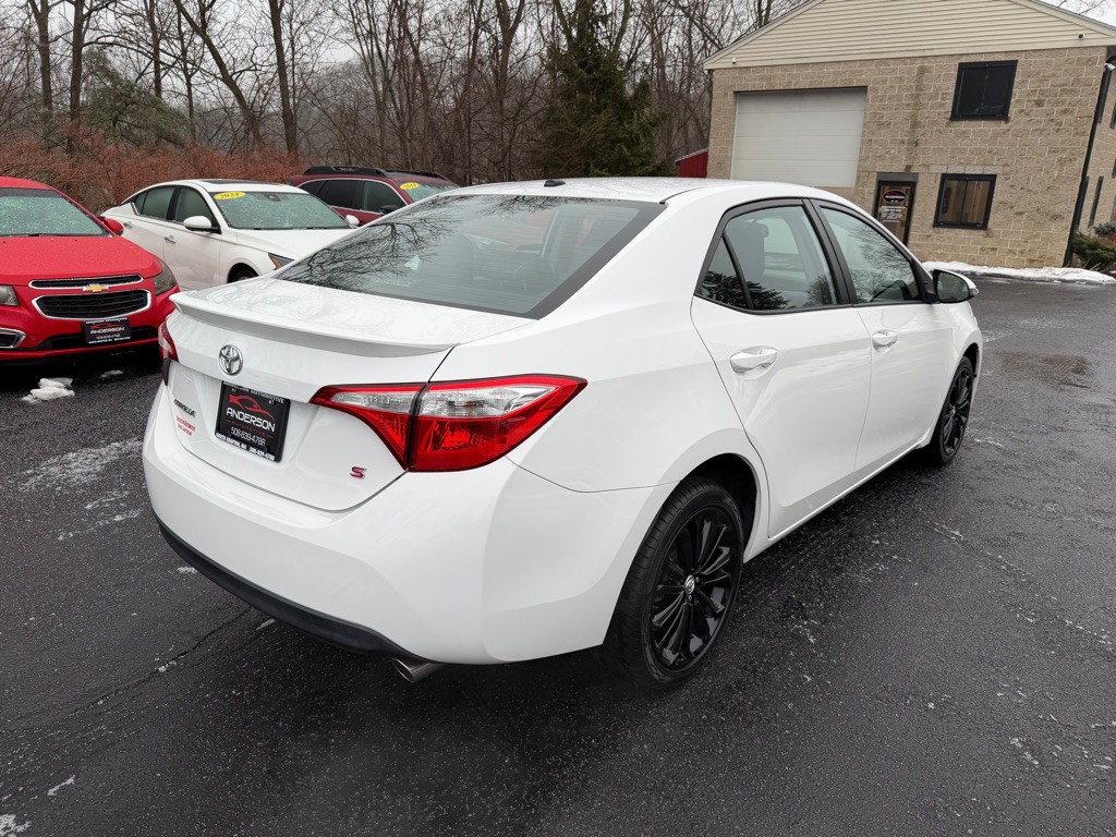 2016 Toyota Corolla Image 15