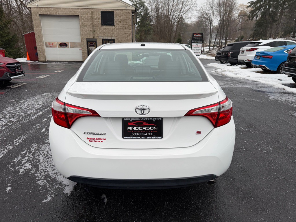 2016 Toyota Corolla Image 16