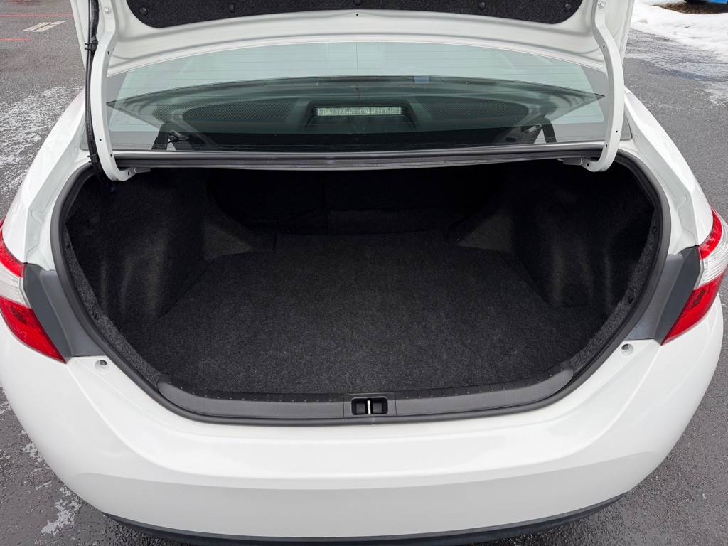 2016 Toyota Corolla Image 17