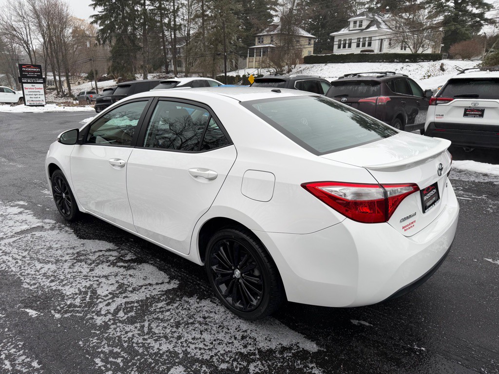 2016 Toyota Corolla Image 18