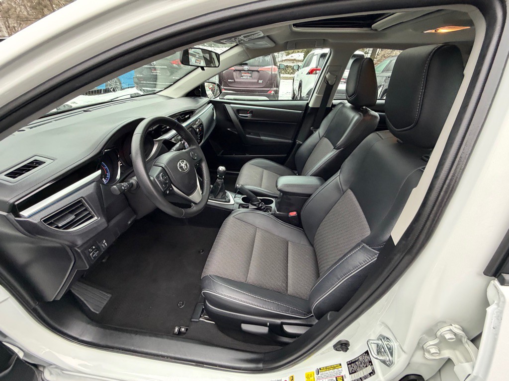 2016 Toyota Corolla Image 23