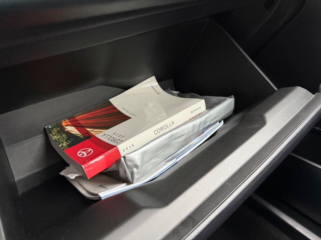 2016 Toyota Corolla Image 30