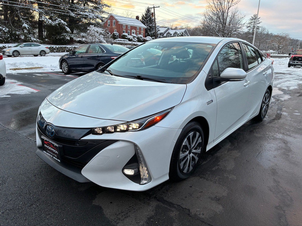 2022 Toyota Prius Image 2