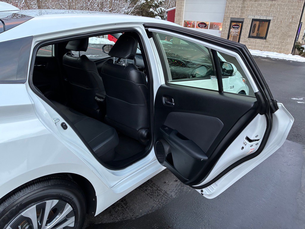 2022 Toyota Prius Image 14