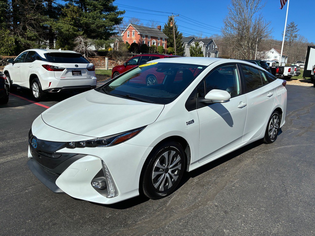 2022 Toyota Prius Image 2