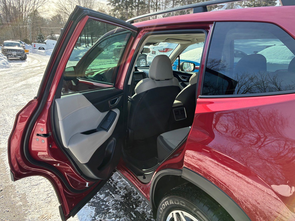 2021 Subaru Forester Image 16