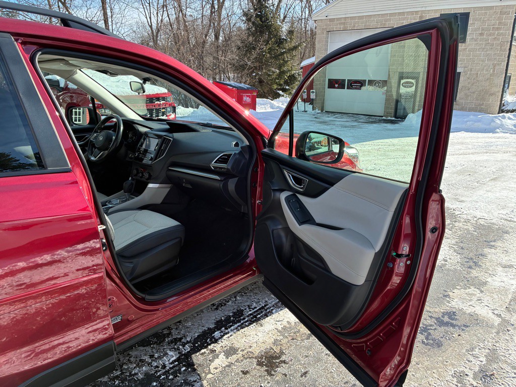 2021 Subaru Forester Image 17