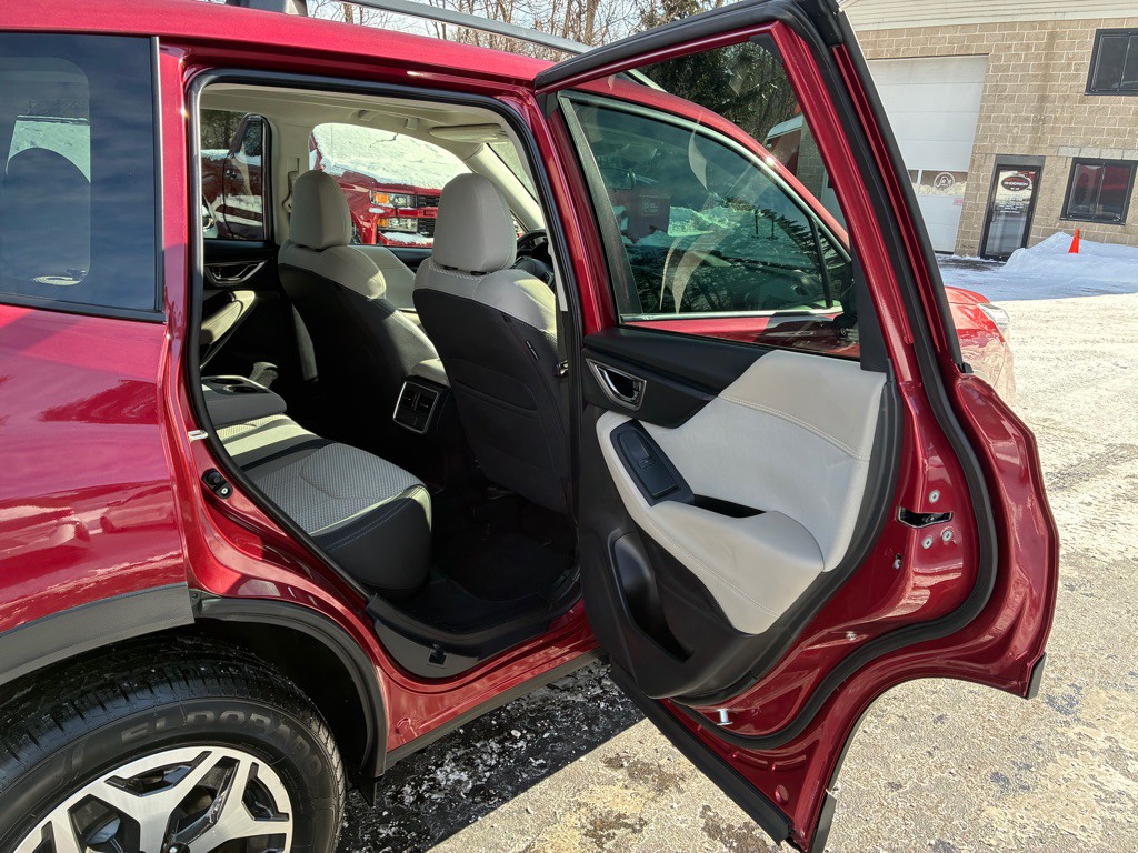 2021 Subaru Forester Image 18