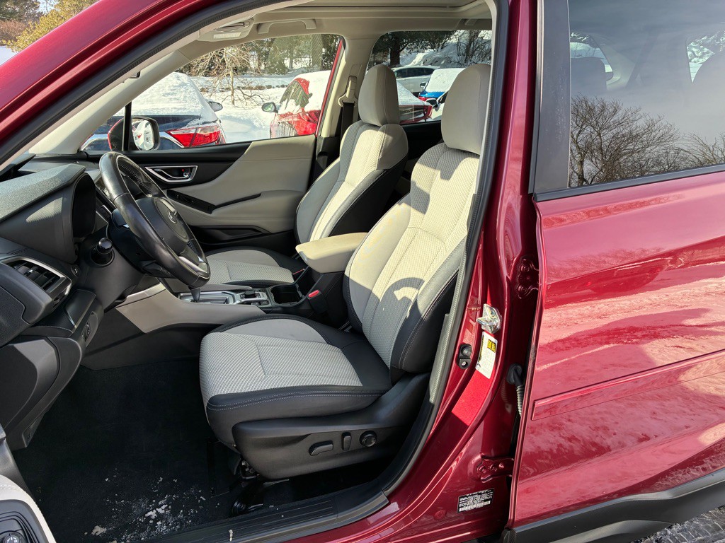 2021 Subaru Forester Image 32