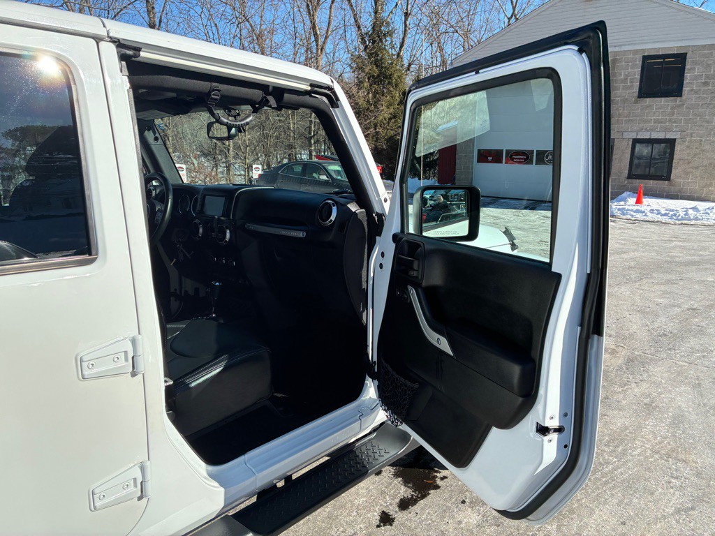 2017 Jeep Wrangler Unlimited Image 16