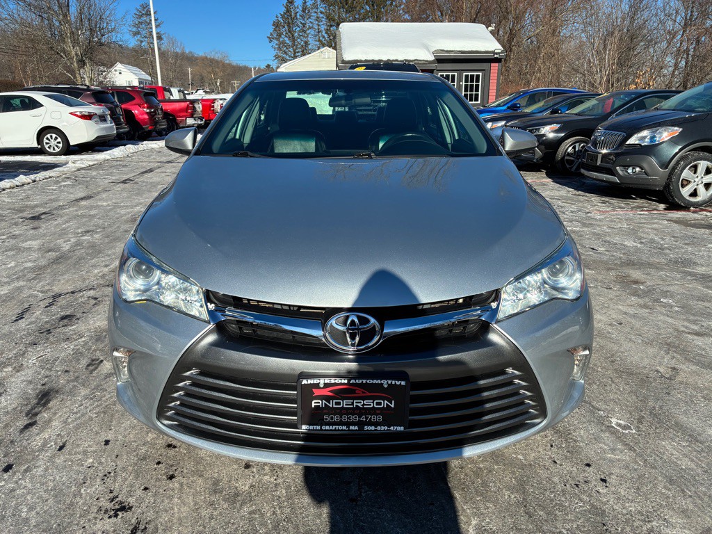 2016 Toyota Camry Image 3