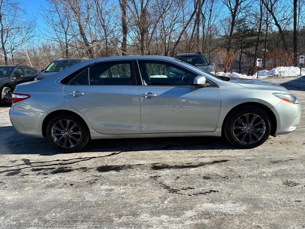 2016 Toyota Camry Image 6