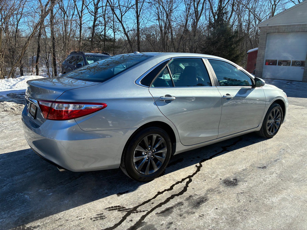 2016 Toyota Camry Image 7